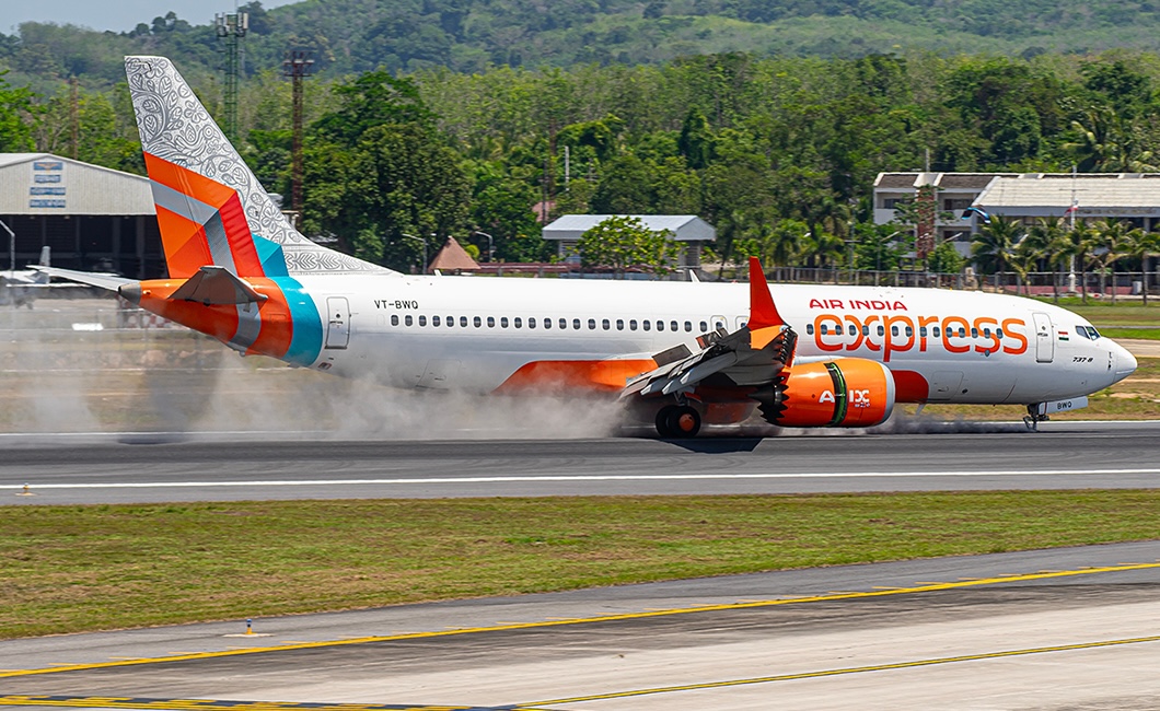 Air India Express 737 MAX loses nose landing gear after hard landing in Phuket